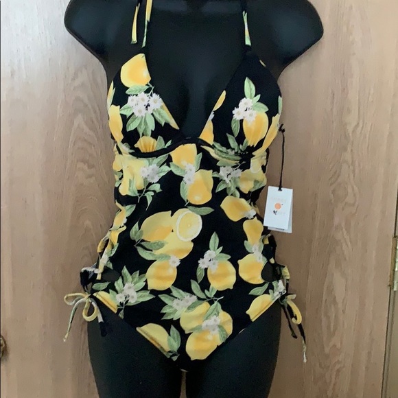 Shade & Shore Other - Shade and shore swimsuit lemons NWT